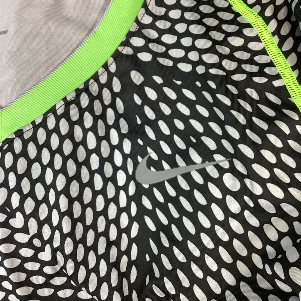 Nike Pro Dri-Fit Fitted Long Sleeve V-Neck Athletic Retro Print Workout Size XL